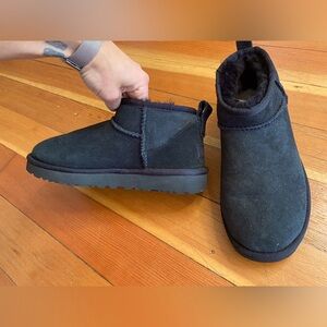 UGG Ultra Mini Ankle Booties - Black - Size 7